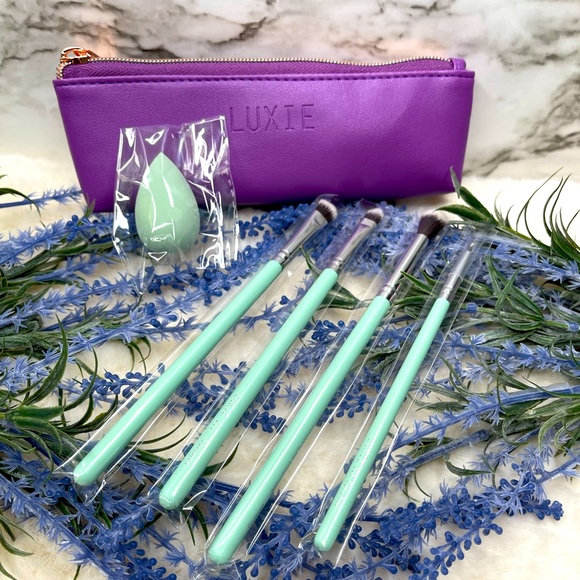 🌸LUXIE Florals Brush Set🌸 - Picture 2 of 5